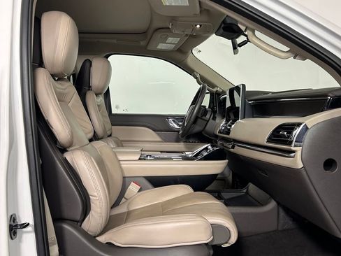 Used 2023 Lincoln Navigator L Reserve AWD/4WD image 10