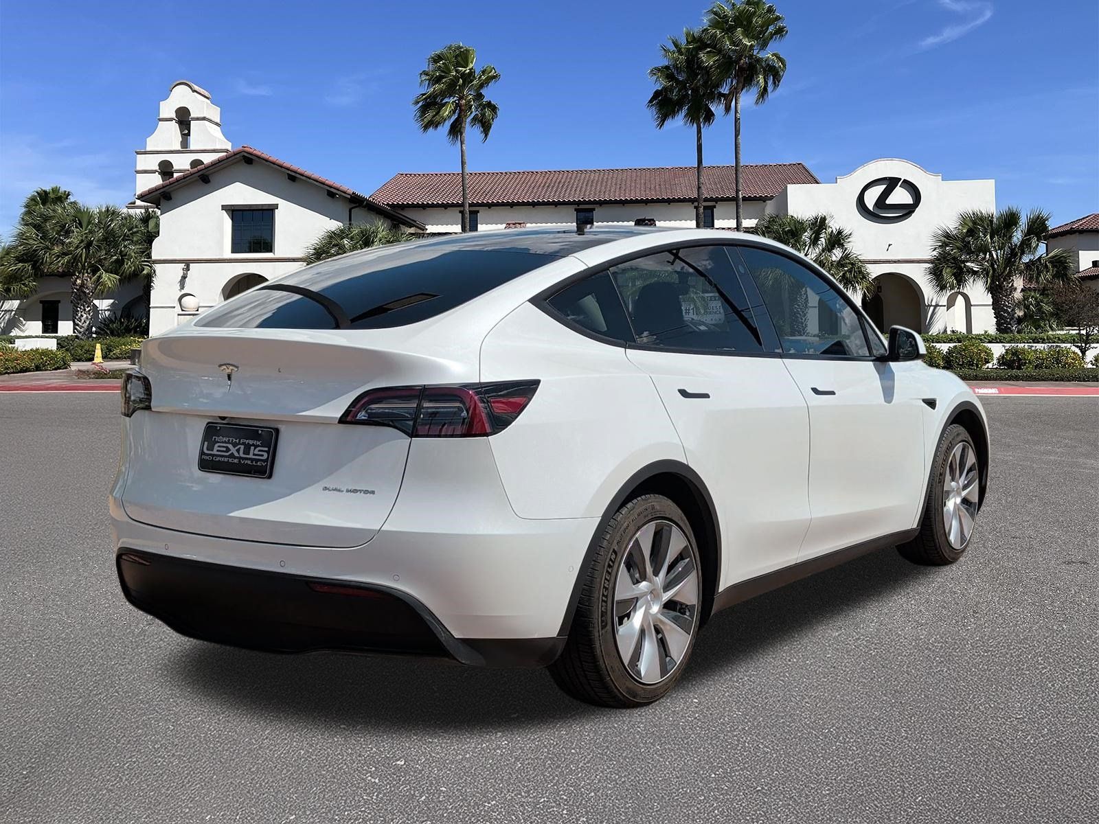Used 2021 Tesla Model Y Long Range AWD/4WD image 2