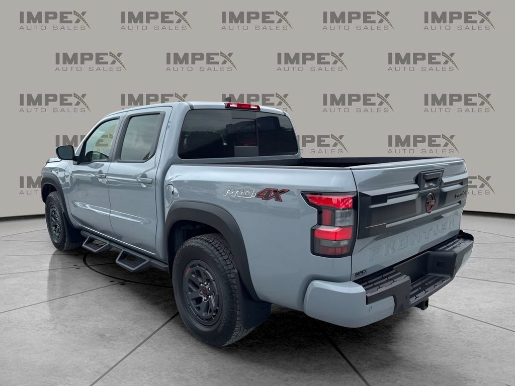 Used 2025 Nissan Frontier PRO-4X AWD/4WD image 3