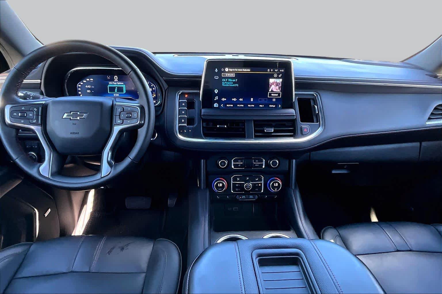 Used 2023 Chevrolet Suburban RST w/ Luxury Package AWD/4WD image 16