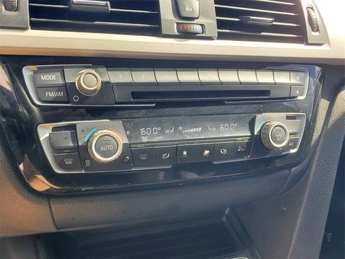 Used 2018 BMW 320i Sedan image 29