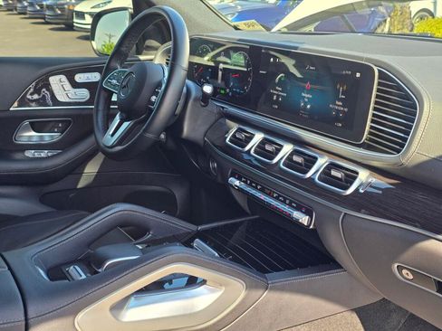 Used 2023 Mercedes-Benz GLS 450 4MATIC image 29