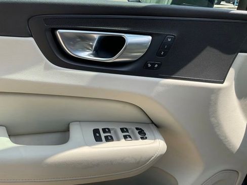 Certified 2025 Volvo XC60 B5 Core AWD/4WD image 15