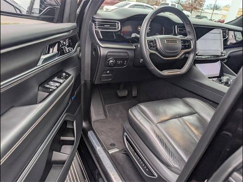 Used 2023 Jeep Grand Wagoneer Series II image 5