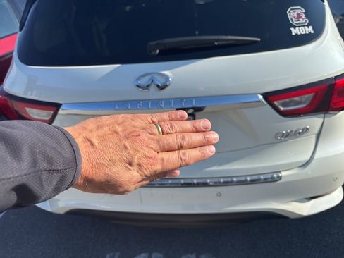 Used 2017 INFINITI QX60 FWD w/ Premium Plus Package image 5