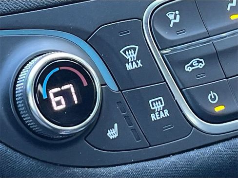 Used 2024 Chevrolet Malibu LT image 22