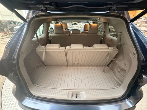Used 2018 Toyota Highlander XLE AWD/4WD image 28