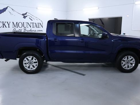 Used 2023 Nissan Frontier SV image 8