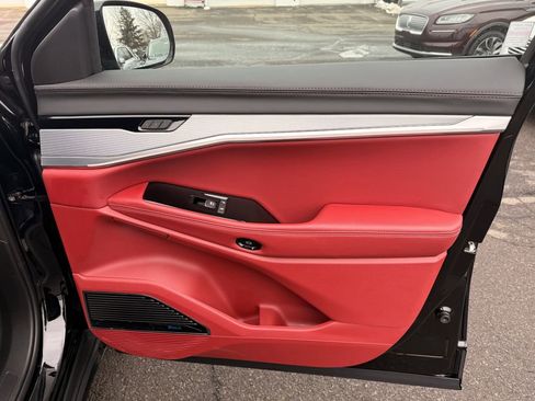 Used 2025 Jeep Wagoneer S Launch Edition image 16