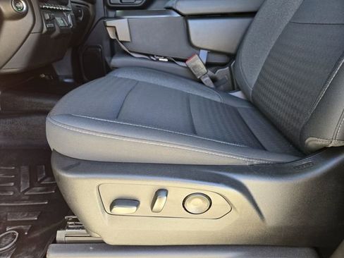 Used 2024 Chevrolet Silverado 2500 Custom w/ Custom Value Package image 26