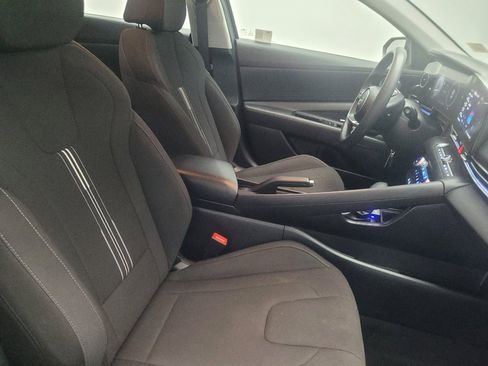 Used 2024 Hyundai Elantra SEL FWD image 21