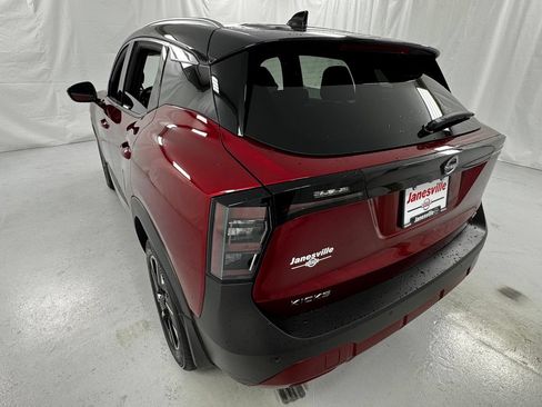 Certified 2025 Nissan Kicks SR FWD image 5