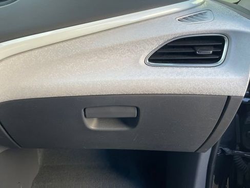 Used 2020 Chevrolet Bolt LT image 33