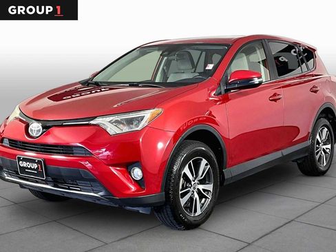 Used 2017 Toyota RAV4 XLE w/ Carpet Mat Package FWD image 1