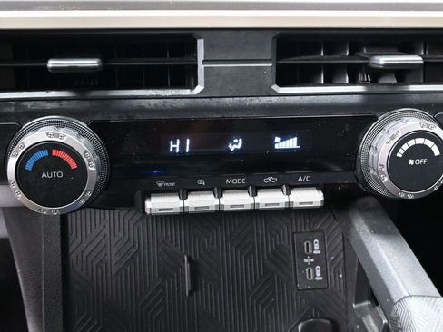 Used 2024 Toyota Tacoma TRD Sport image 23