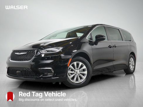 Used 2025 Chrysler Pacifica Select FWD image 1