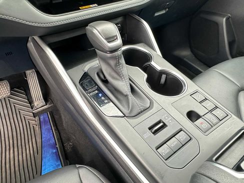 Used 2024 Toyota Highlander LE image 39