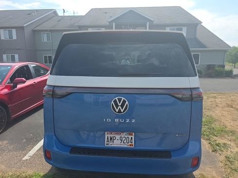 Used 2025 Volkswagen ID. Buzz Pro S Plus AWD/4WD image 13
