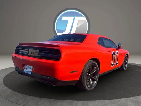 Used 2017 Dodge Challenger R/T image 7