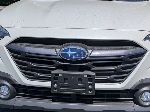 Used 2025 Subaru Outback Premium AWD/4WD image 10