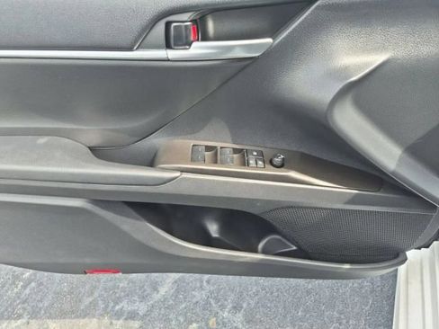 Used 2024 Toyota Camry SE FWD image 15
