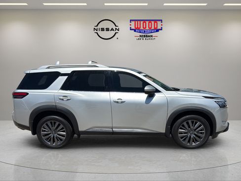 Used 2023 Nissan Pathfinder SL w/ SL Premium Package AWD/4WD image 4