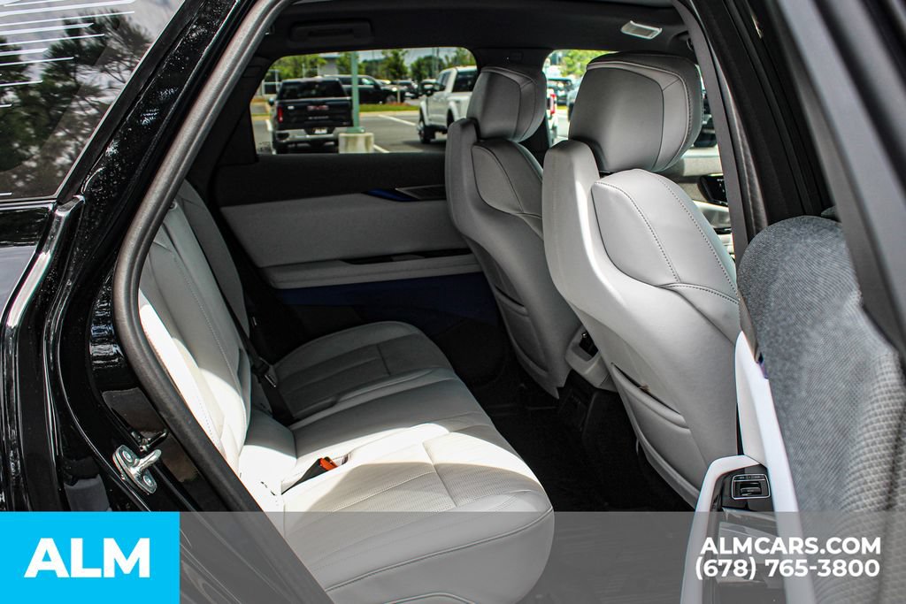 Used 2026 Cadillac Optiq Luxury 2 AWD/4WD image 17