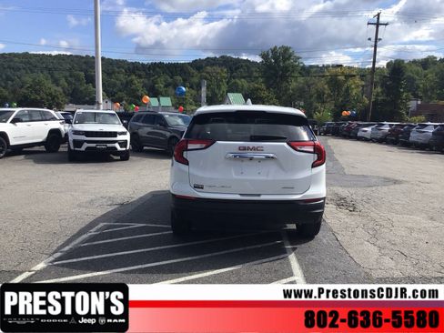 Used 2024 GMC Terrain SLE AWD/4WD image 4