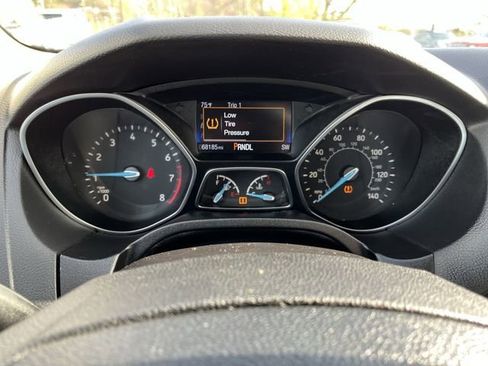 Used 2016 Ford Focus SE FWD image 11