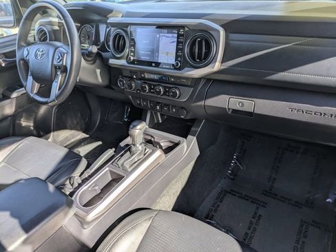 Used 2022 Toyota Tacoma Limited image 31