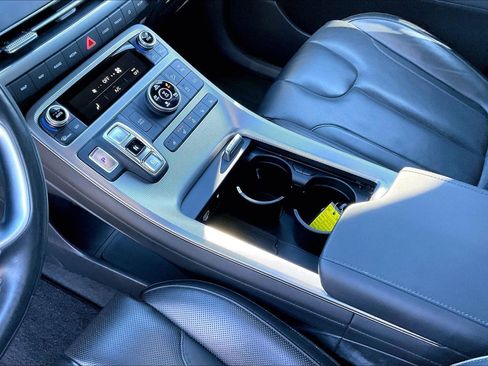 Used 2024 Hyundai Palisade Calligraphy image 18