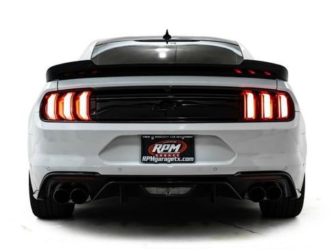 Used 2021 Ford Mustang GT Premium w/ Black Accent Package RWD image 3