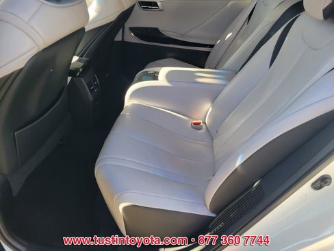 Certified 2018 Toyota Mirai image 10