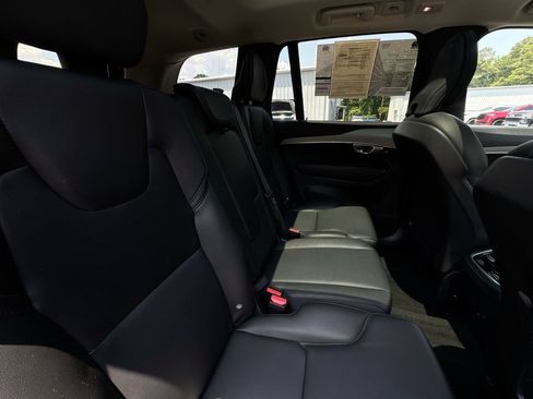 Used 2024 Volvo XC90 B5 Core AWD/4WD image 29