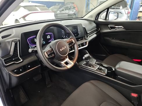 Certified 2025 Kia Sportage LX FWD image 19