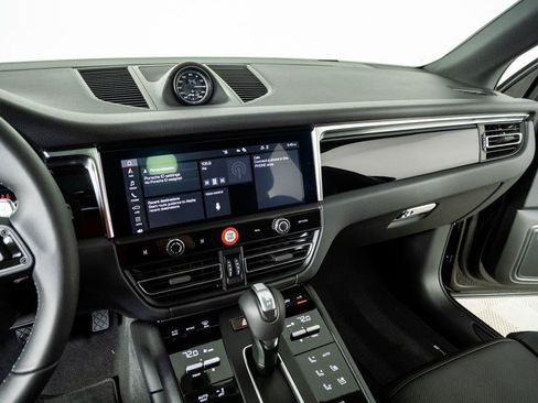 New 2026 Porsche Macan AWD/4WD image 13