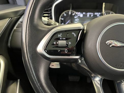 Used 2022 Jaguar F-PACE S AWD/4WD image 39