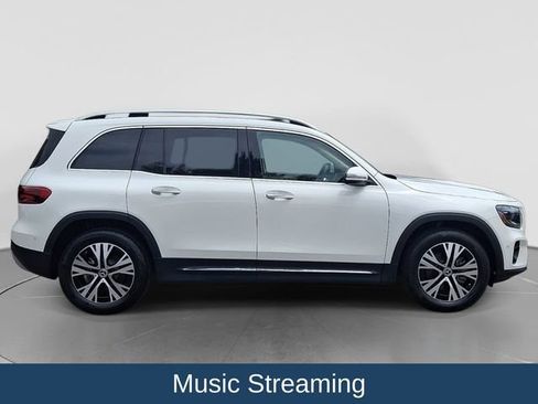 Used 2025 Mercedes-Benz GLB 250 4MATIC image 9