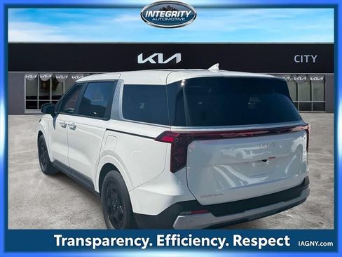 Used 2026 Kia Carnival FWD image 5