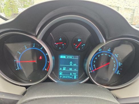 Used 2013 Chevrolet Cruze LS FWD image 23