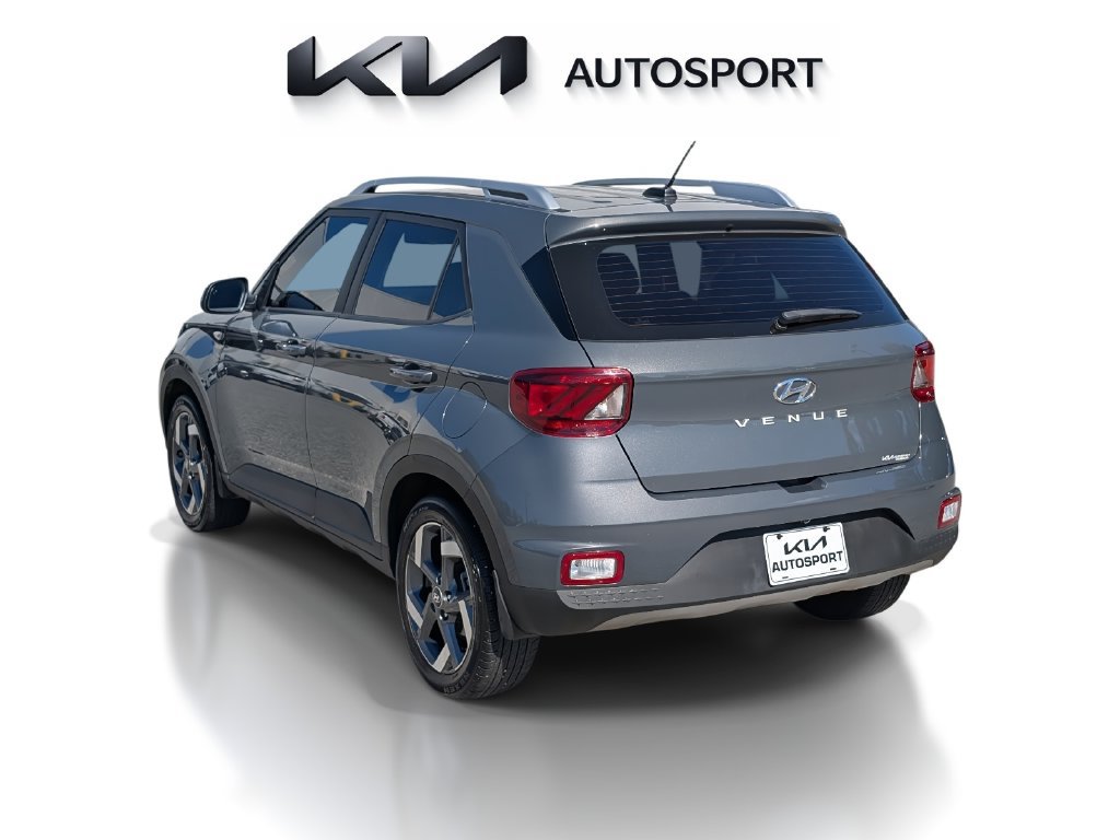 Used 2025 Hyundai Venue SEL FWD image 9