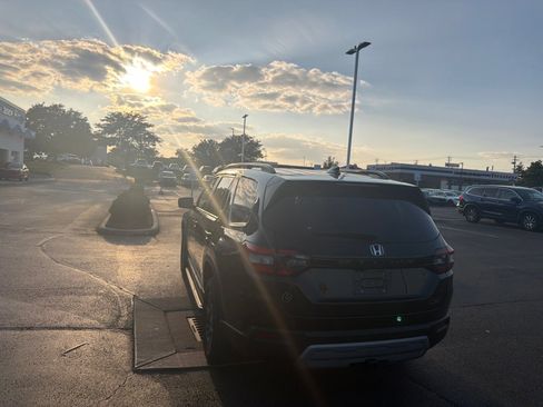 Used 2025 Honda Pilot TrailSport image 20
