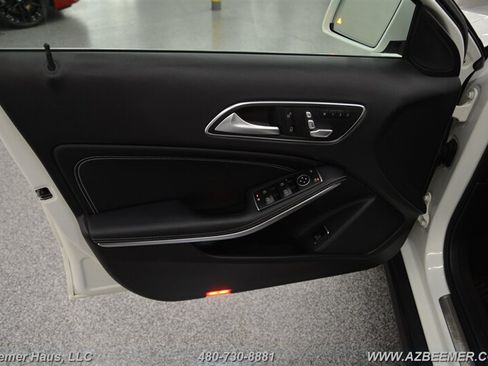 Used 2018 Mercedes-Benz GLA 250 4MATIC w/ Premium Package image 37