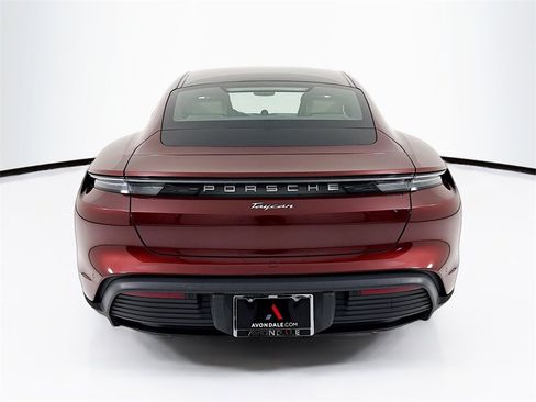Used 2022 Porsche Taycan image 10