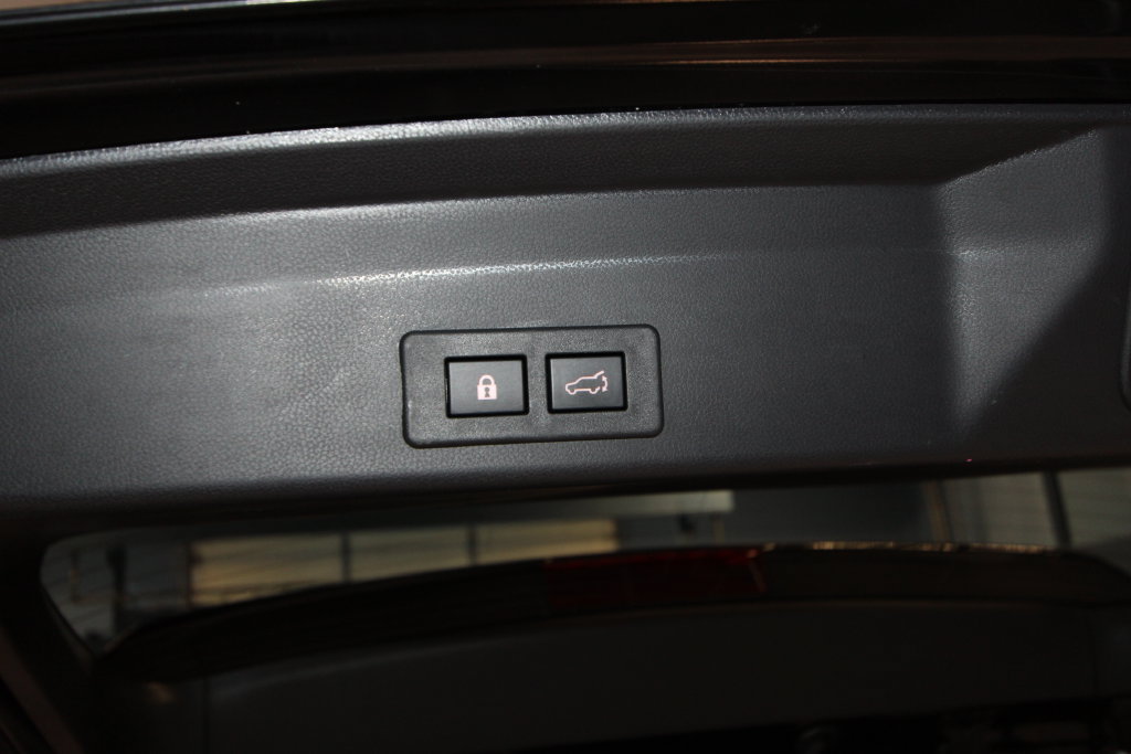Used 2023 Subaru Ascent Limited AWD/4WD image 38
