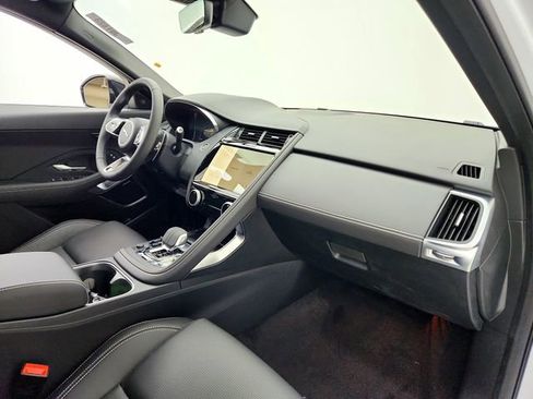 New 2024 Jaguar E-PACE R-Dynamic SE image 18
