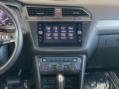 Used 2019 Volkswagen Tiguan SEL AWD/4WD image 33