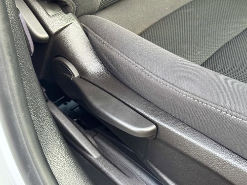 Used 2015 Chevrolet Cruze LT image 30