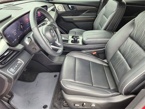 Used 2025 Buick Enclave Avenir image 13
