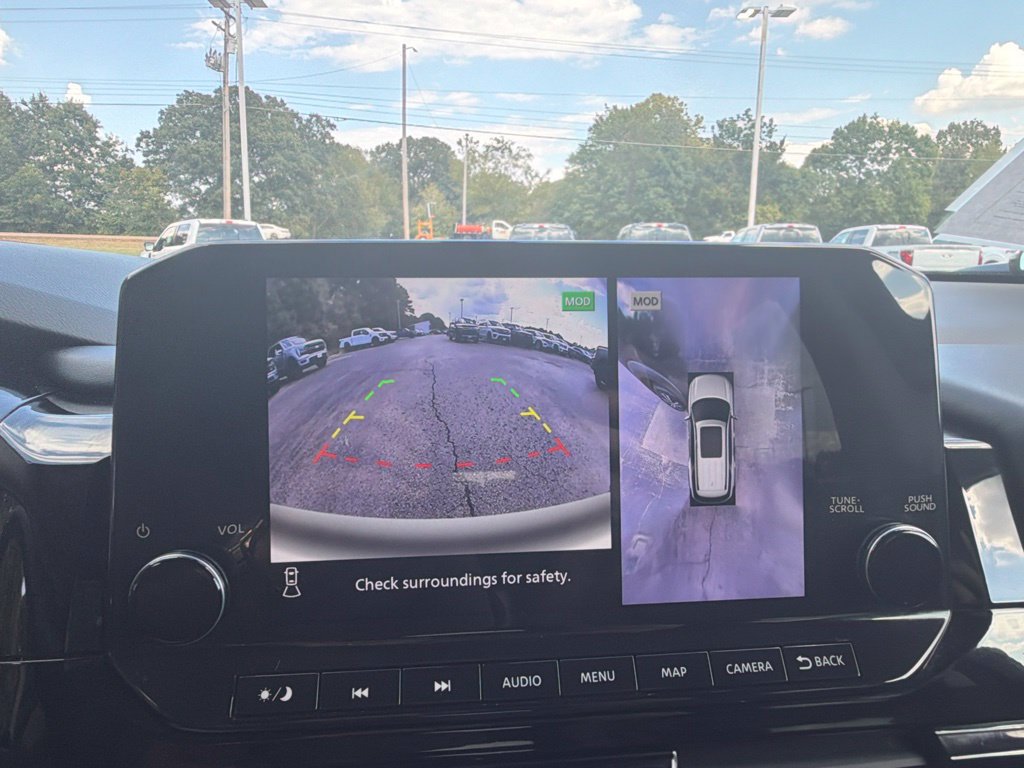 Used 2025 Nissan Pathfinder Platinum FWD image 22